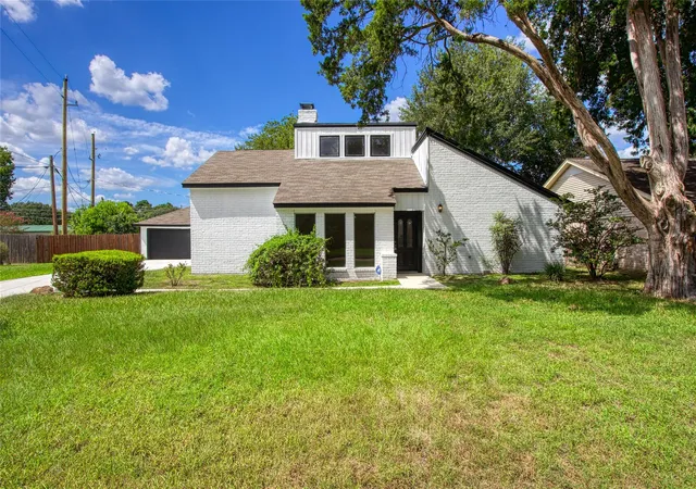3rd image of 414 N Pecan Dr, Tomball, TX 77375 | MLS# 20933488