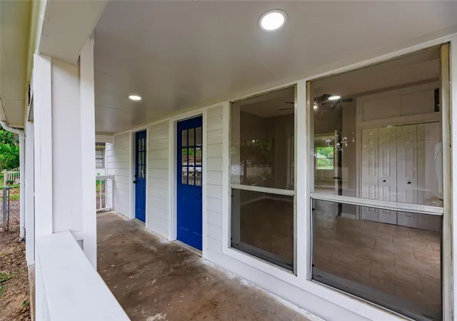 2nd image of 704 W Willis St, Alvin, TX 77511 | MLS# 94804746