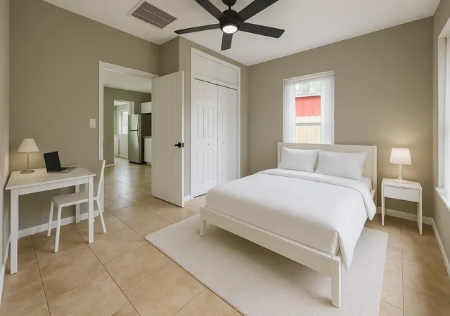 5th image of 704 W Willis St, Alvin, TX 77511 | MLS# 94804746