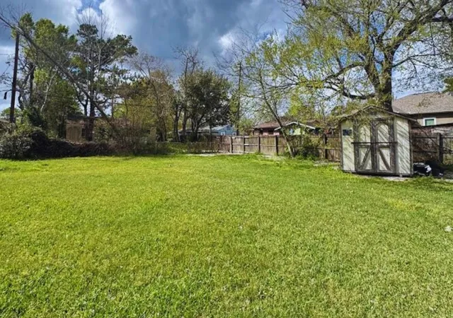 Homes for sale in Orange, TX | 2 Pacific Cir, Orange, TX 77630 | MLS# 75293000