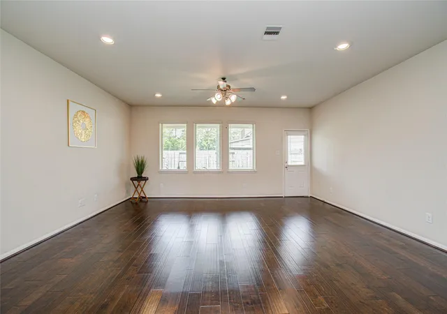 4th image of 12319 Gatewood Dr, Dayton, TX 77535 | MLS# 30213411