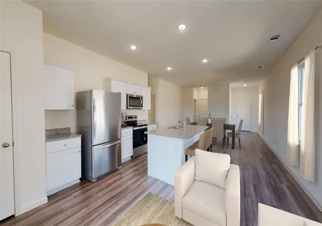 5th image of 2218 Blue Mariner Path, Dickinson, TX 77539 | MLS# 98926457
