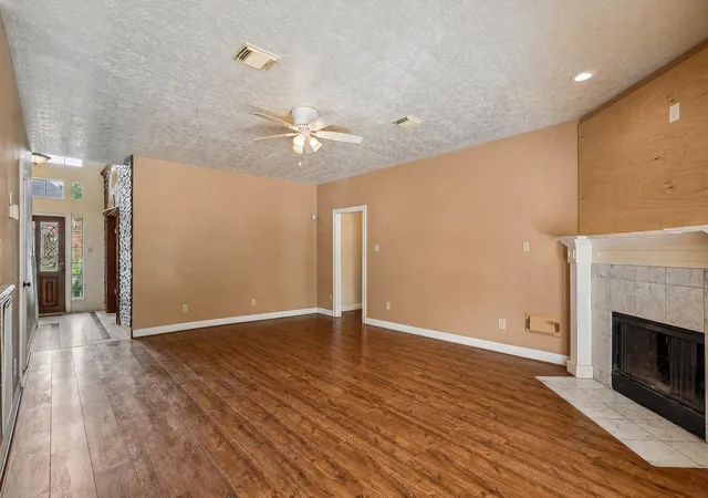 4th image of 907 Remington Ct, Friendswood, TX 77546 | MLS# 81553229