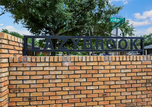 Homes for sale in Houston, TX | 1818 Watercrest Dr, Houston, TX 77008 | MLS# 36132085