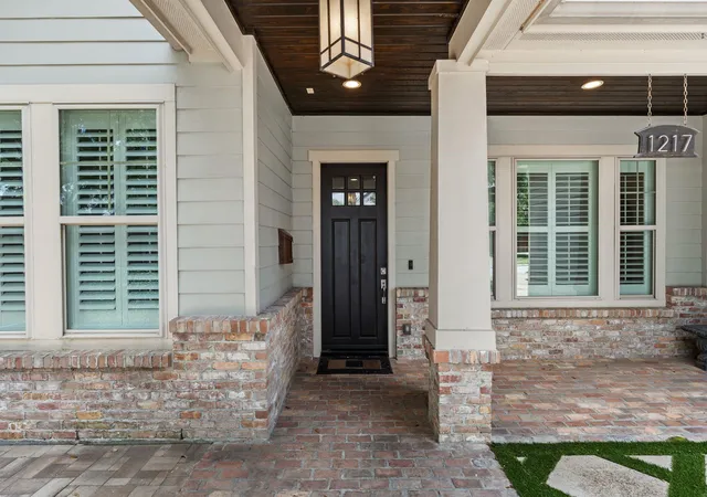 4th image of 1217 Chippendale Rd, Houston, TX 77018 | MLS# 63652861