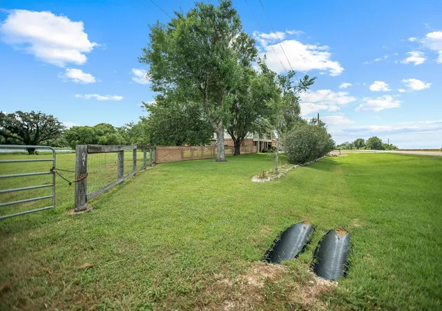 43rd image of 605 State Hwy 172, Ganado, TX 77962 | MLS# 90093837