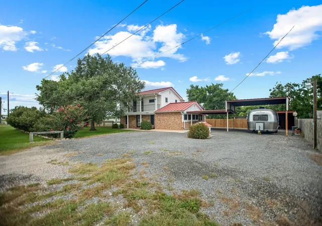 4th image of 605 State Hwy 172, Ganado, TX 77962 | MLS# 90093837
