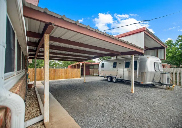 5th image of 605 State Hwy 172, Ganado, TX 77962 | MLS# 90093837