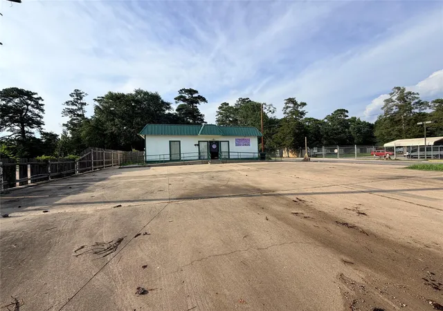 2nd image of 111 Barclay St, Woodville, TX 75979 | MLS# 64160122