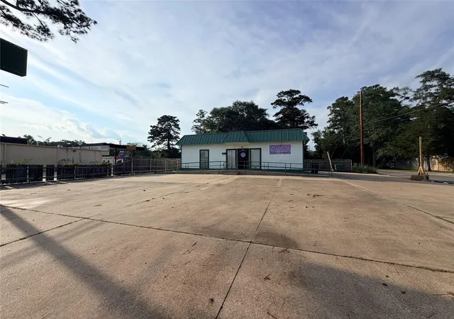 3rd image of 111 Barclay St, Woodville, TX 75979 | MLS# 64160122