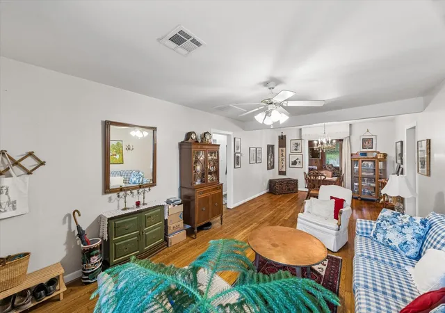 4th image of 705 W 34Th St, Houston, TX 77018 | MLS# 97995708