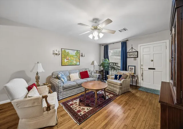 5th image of 705 W 34Th St, Houston, TX 77018 | MLS# 97995708