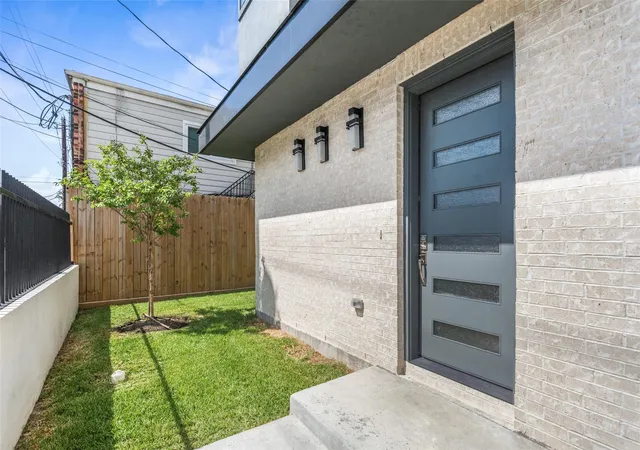 2nd image of 4208 Driscoll St, Houston, TX 77098 | MLS# 35644008