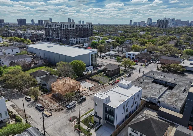45th image of 4208 Driscoll St, Houston, TX 77098 | MLS# 35644008