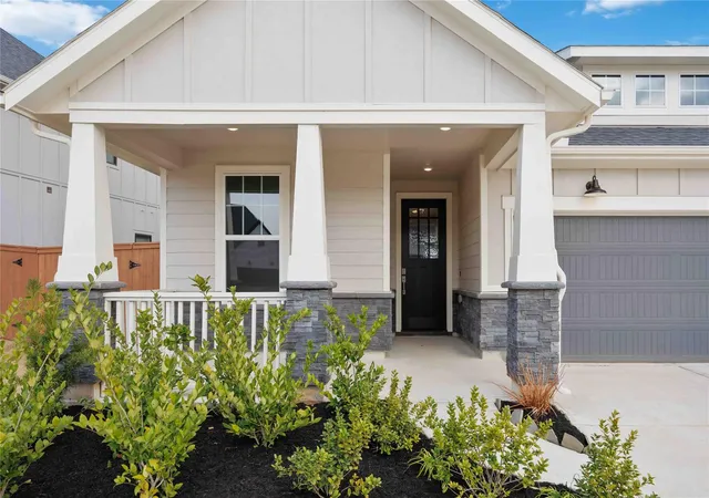 Photo 3 of Townhouse for sale at 7610 Cattail Shallows Ln, Katy, TX 77493 | MLS# 75089472 | Listing updated on 2026-08-22