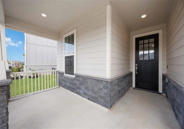 Photo 3 of Townhouse for sale at 7610 Cattail Shallows Ln, Katy, TX 77493 | MLS# 75089472 | Listing updated on 2026-08-22