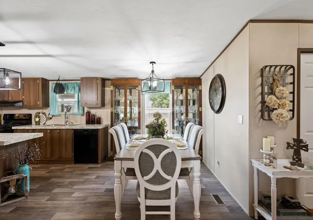 Photo 3 of Single family home for sale at 415 County Rd 2268, Cleveland, TX 77327 | MLS# 2324139 | Listing updated on 2026-09-04