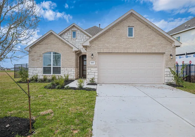 2nd image of 3007 Golden Isle Dr, Texas City, TX 77568 | MLS# 80146019