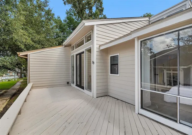 2nd image of 33 April Vlg, Montgomery, TX 77356 | MLS# 11818011