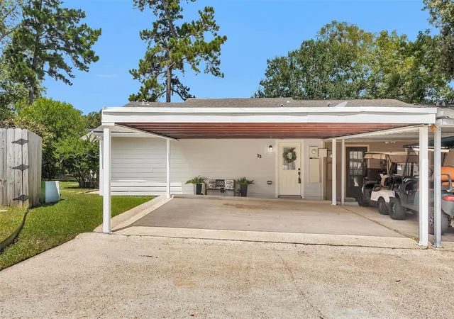 35th image of 33 April Vlg, Montgomery, TX 77356 | MLS# 11818011