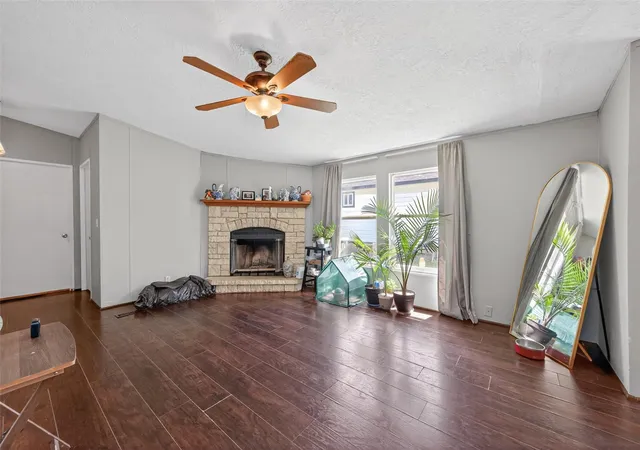 Photo 3 of Sale Pending at 494 Road 5202, Cleveland, TX 77327 | MLS# 75804238 | Listing updated on 2026-10-19