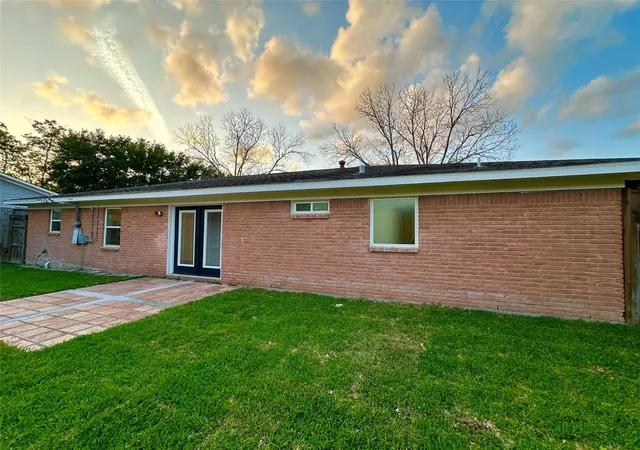 Homes for sale in Houston, TX | 9539 Beverlyhill St, Houston, TX 77063 | MLS# 34731540