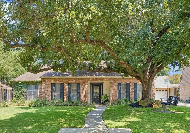 Photo 1 of Single family home for sale at 11010 Overbrook Ln, Houston, TX 77042 | MLS# 45423612 | Listing updated on 2026-09-13