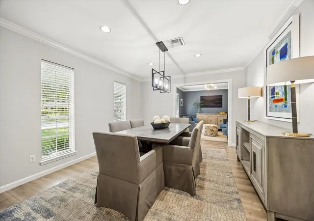 Photo 4 of Single family home for sale at 11010 Overbrook Ln, Houston, TX 77042 | MLS# 45423612 | Listing updated on 2026-09-13