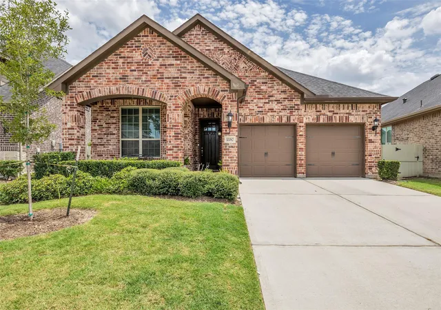 Photo 1 of Single family home for sale at 10082 Black Maple Dr, Conroe, TX 77385 | MLS# 8415493 | Listing updated on 2026-08-01