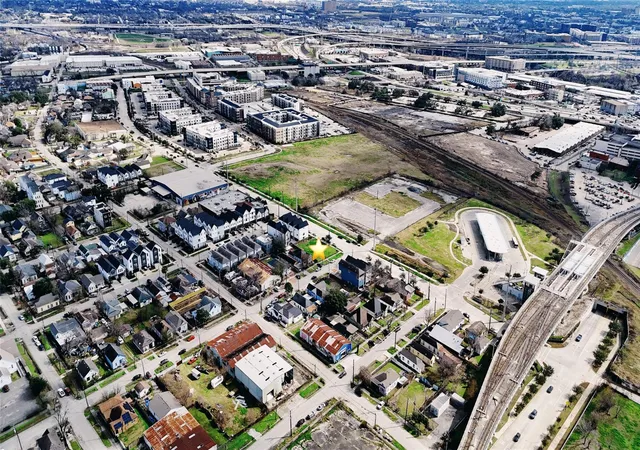 Photo 3 of Land for sale at 1504 Everett St, Houston, TX 77009 | MLS# 13532604 | Listing updated on 2026-04-25