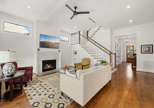 5th image of 3710 Bradley St, Houston, TX 77009 | MLS# 82890087