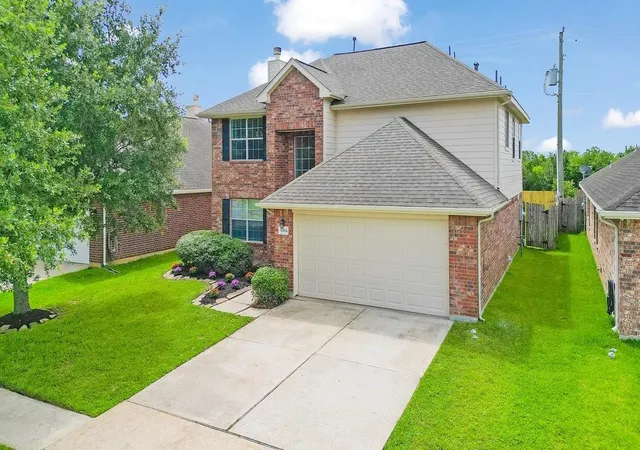 Photo 2 of Sale Pending at 10614 Halifax Brk St, Houston, TX 77089 | MLS# 71575393 | Listing updated on 2026-08-30