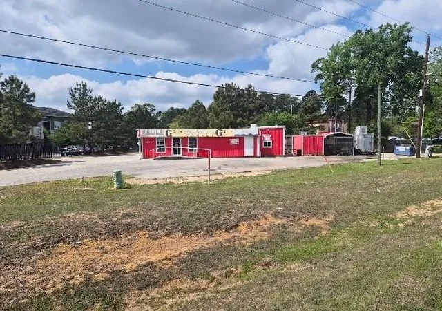 Photo 3 of Single family home for sale at 4897 W Davis St, Conroe, TX 77304 | MLS# 16592297 | Listing updated on 2026-08-14