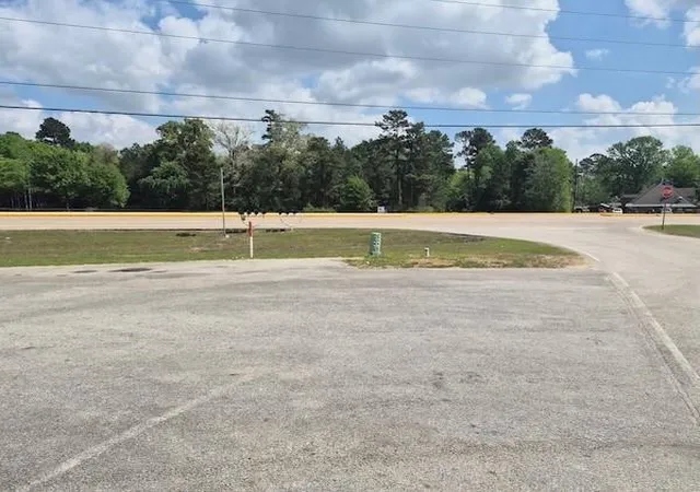 Photo 3 of Single family home for sale at 4897 W Davis St, Conroe, TX 77304 | MLS# 16592297 | Listing updated on 2026-08-14