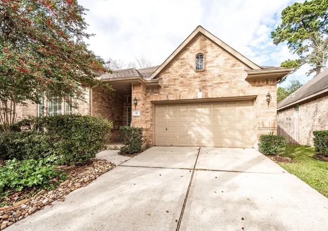 Homes for sale in The Woodlands, TX | 43 N Belfair Pl, The Woodlands, TX 77382 | MLS# 24699575