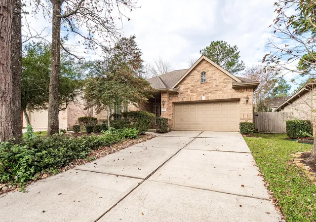 Homes for sale in The Woodlands, TX | 43 N Belfair Pl, The Woodlands, TX 77382 | MLS# 24699575