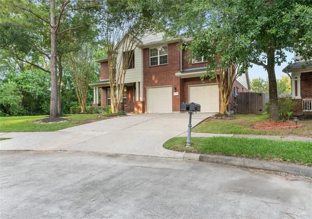 Photo 3 of Single family home for sale at 13726 Sandy Bend Ct, Houston, TX 77044 | MLS# 45413706 | Listing updated on 2026-09-19