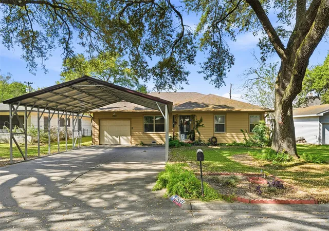 Homes for sale in Bay City, TX | 2501 Marguerite St, Bay City, TX 77414 | MLS# 4997336