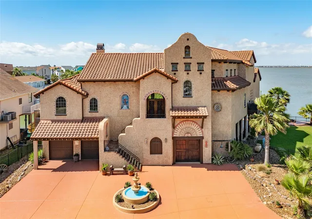 2nd image of 506 Sunset Cir, Galveston, TX 77554 | MLS# 16951993