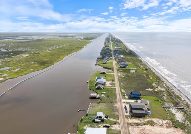 3rd image of 1001 County Road 230, Bay City, TX 77414 | MLS# 57866425