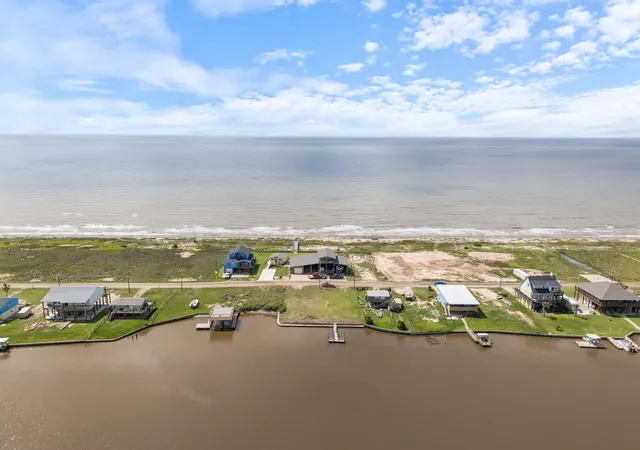 4th image of 1001 County Road 230, Bay City, TX 77414 | MLS# 57866425