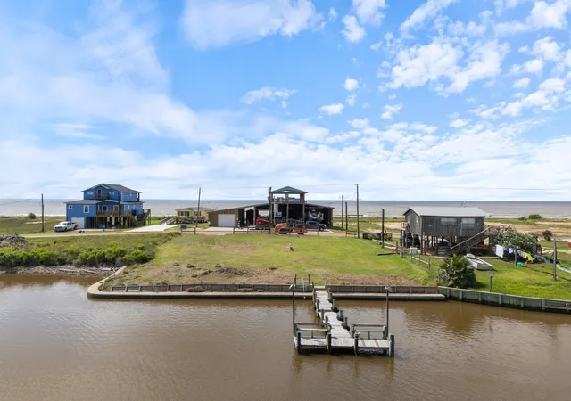 5th image of 1001 County Road 230, Bay City, TX 77414 | MLS# 57866425
