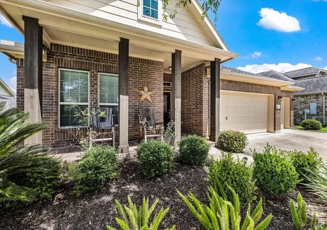 2nd image of 422 Stockport Dr, League City, TX 77573 | MLS# 87066997