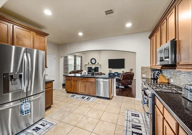 Photo 3 of Single family home for sale at 422 Stockport Dr, League City, TX 77573 | MLS# 87066997 | Listing updated on 2026-10-09