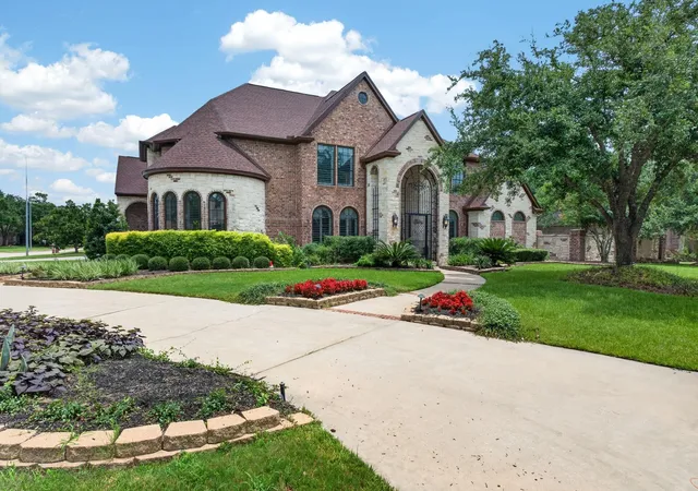 Photo 1 of Single family home for sale at 13910 Springmint Dr, Cypress, TX 77429 | MLS# 30309079 | Listing updated on 2026-09-20