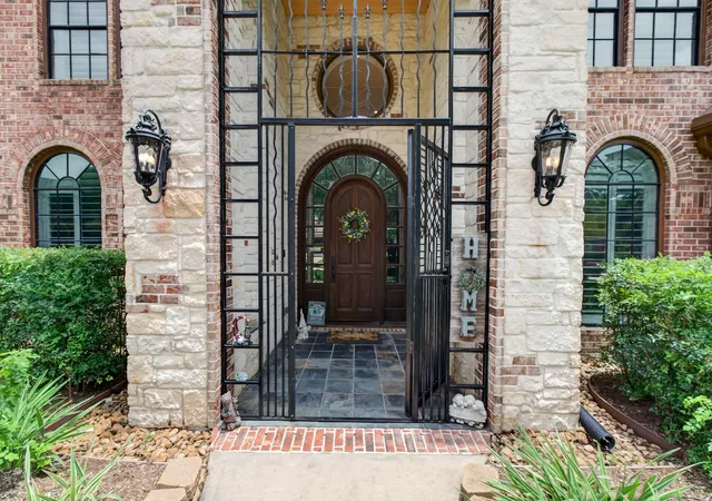 Photo 2 of Single family home for sale at 13910 Springmint Dr, Cypress, TX 77429 | MLS# 30309079 | Listing updated on 2026-09-20
