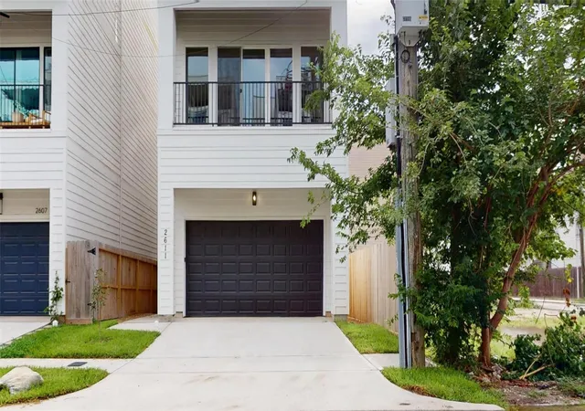 1st image of 2611 Sherwin St, Houston, TX 77007 | MLS# 49894969