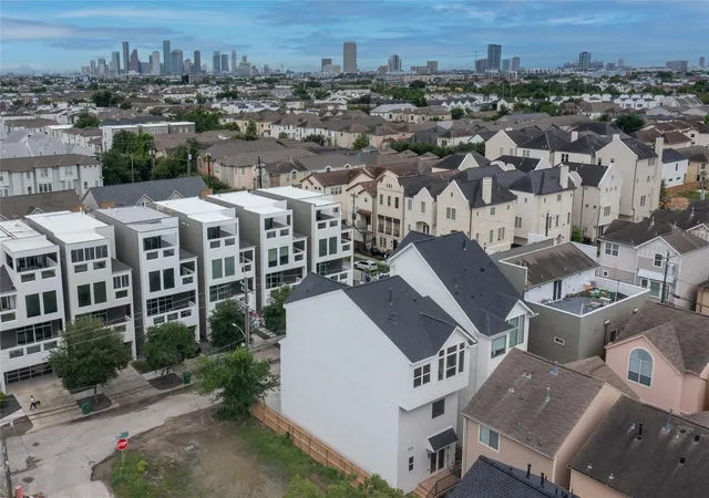 2nd image of 2611 Sherwin St, Houston, TX 77007 | MLS# 49894969