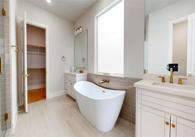 6th image of 2611 Sherwin St, Houston, TX 77007 | MLS# 49894969
