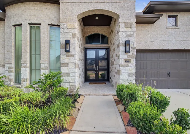 Photo 3 of Single family home for sale at 30414 Wild Garden Way Ct, Fulshear, TX 77441 | MLS# 22092017 | Listing updated on 2026-09-12